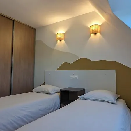 Le Perchoir D'idron Apartment